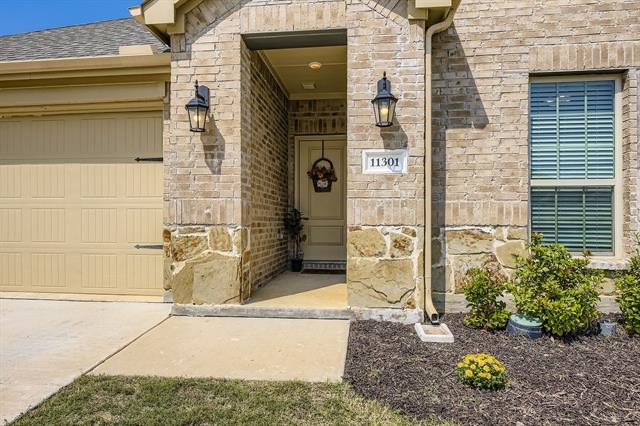 11301 Summer Rain Blvd Aubrey, TX 76227 photo 3