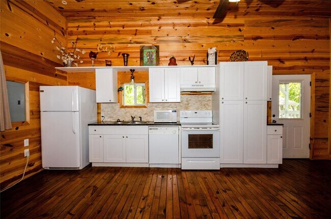 208 N Main St Leonard, TX 75452 photo 4