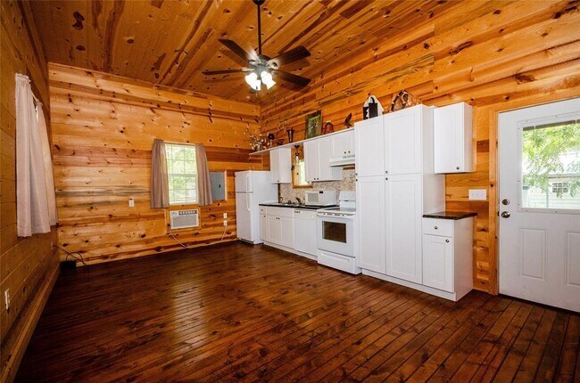 208 N Main St Leonard, TX 75452 photo 5