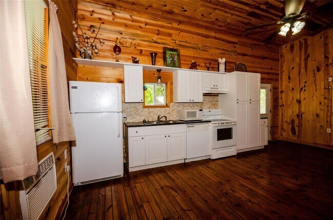 208 N Main St Leonard, TX 75452 photo 3