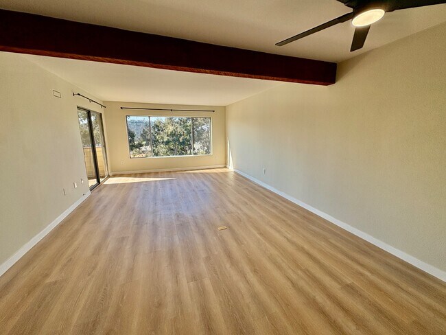 6816 Hyde Park Dr San Diego, CA 92119 photo 2