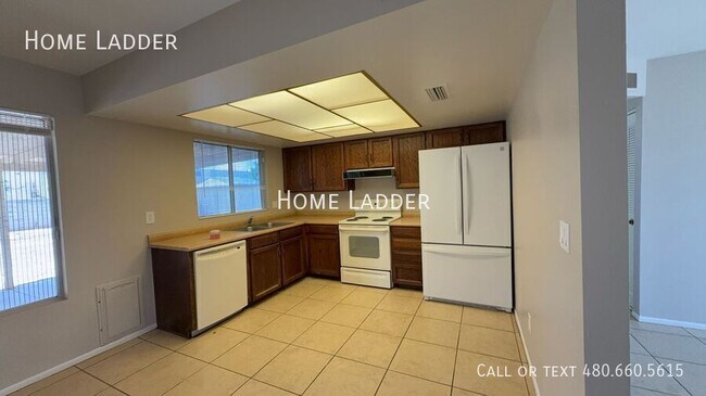 3213 E Hartford Ave Phoenix, AZ 85032 photo 4