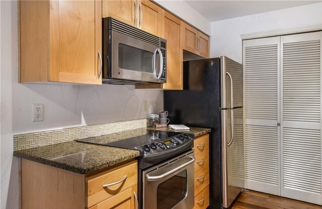 3045 20th Ave W Seattle, WA 98199 photo 5