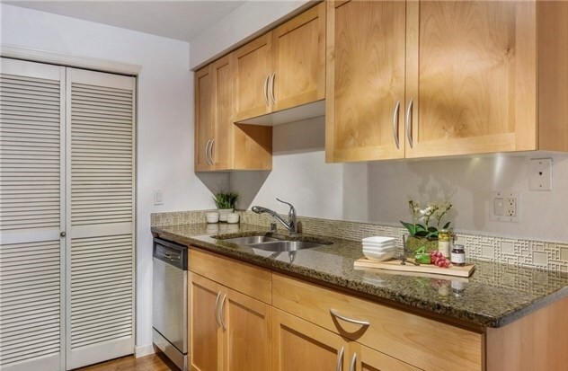 3045 20th Ave W Seattle, WA 98199 photo 4