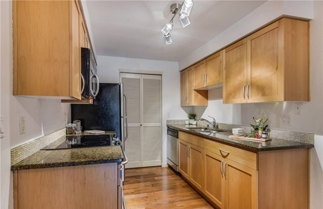 3045 20th Ave W Seattle, WA 98199 photo 3