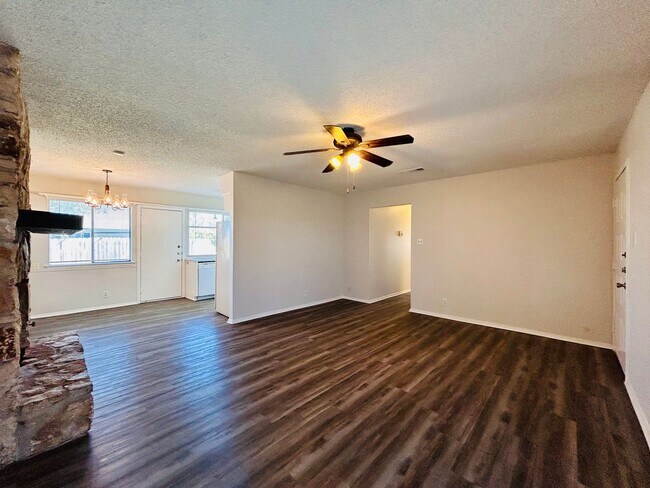12005-B Charing Cross, Austin, TX 78759 photo 4