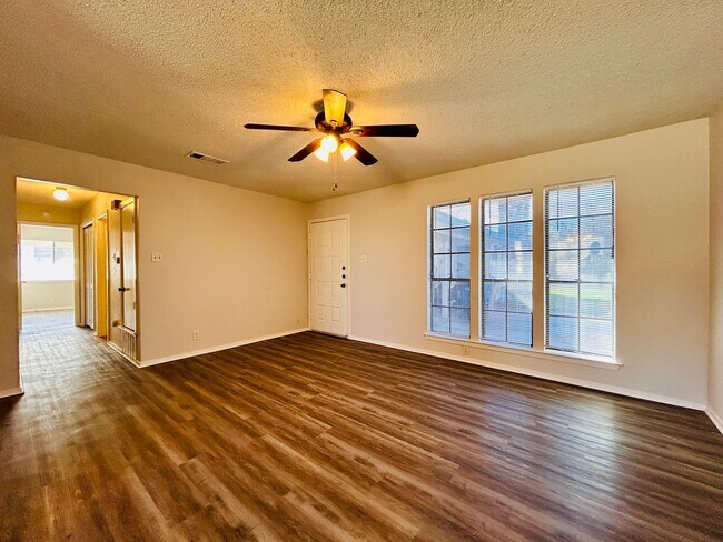 12005-B Charing Cross, Austin, TX 78759 photo 3
