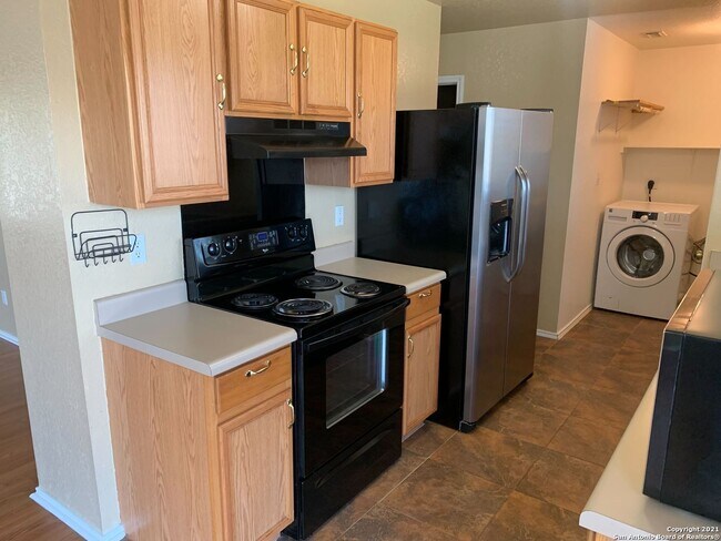 3842 Candleglenn San Antonio, TX 78244 photo 5