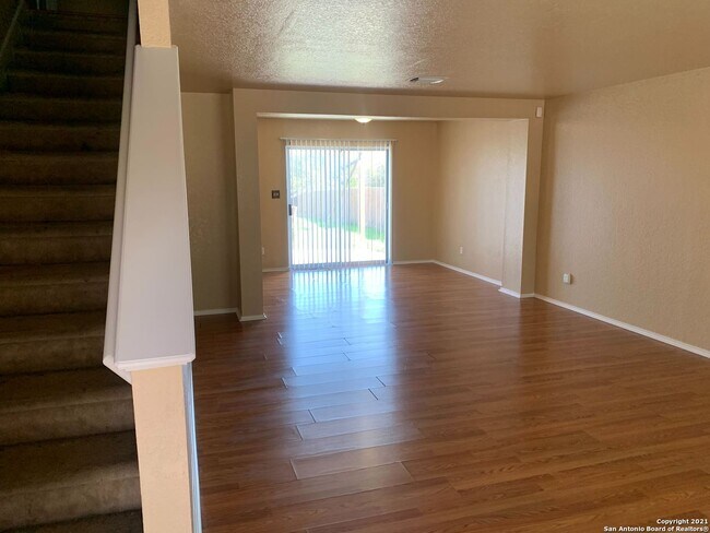 3842 Candleglenn San Antonio, TX 78244 photo 2
