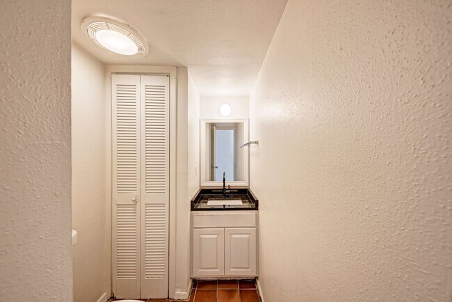 3102 Cedar St Austin, TX 78705 photo 5