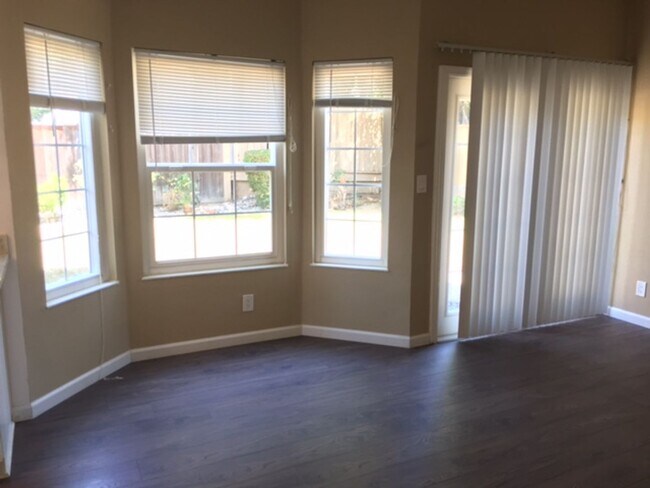 34299 Maybird Cir Fremont, CA 94555 photo 3