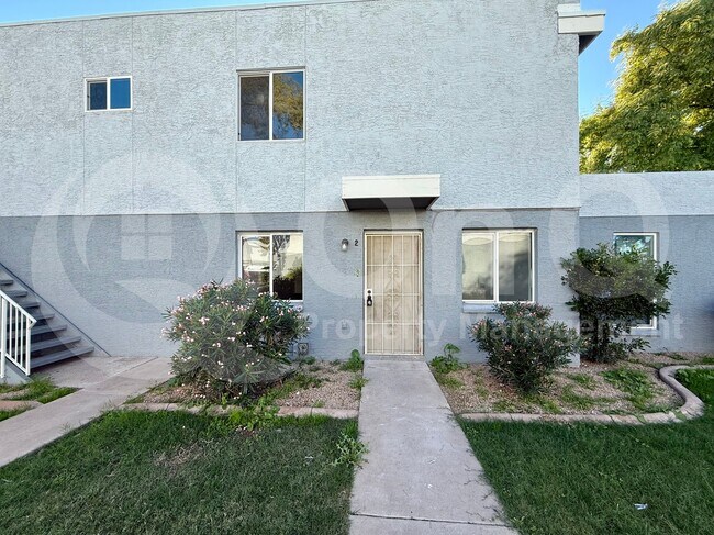 2629 W Ocotillo Rd Phoenix, AZ 85017 photo 2