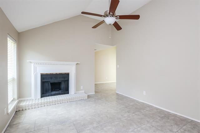 1144 Paintbrush St Mesquite, TX 75149 photo 2