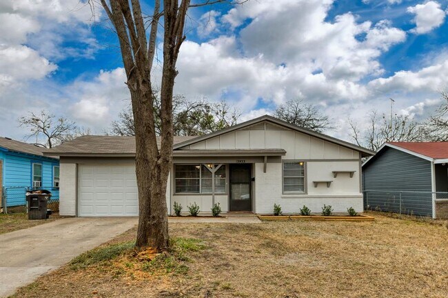 3933 Stanley Avenue, Fort Worth, TX 76110 photo 2