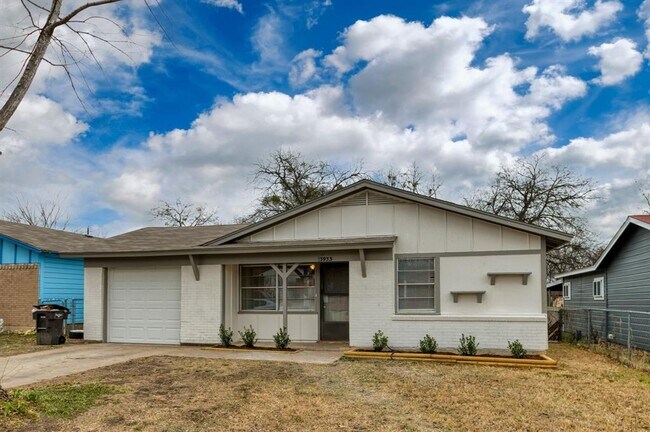 3933 Stanley Avenue, Fort Worth, TX 76110 photo 3