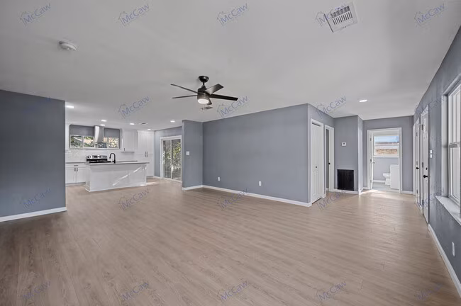 2517 Tisinger Avenue, Dallas, TX 75228 photo 4