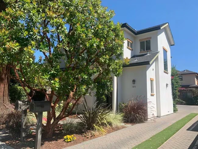 925 Roble Ave Menlo Park, CA 94025 photo 2