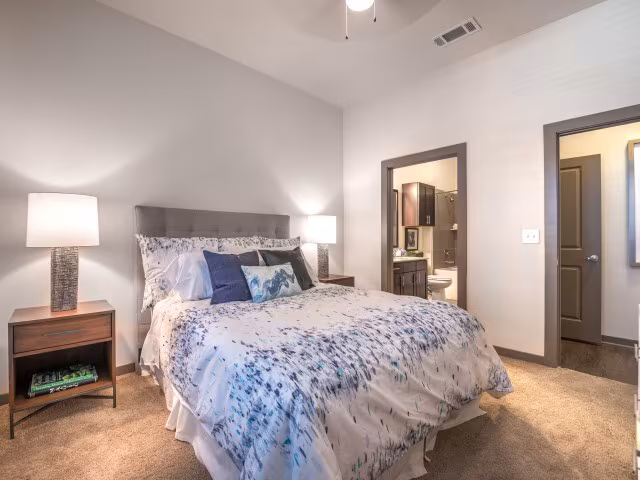 Overture Plano 55+ Active Adult Apartment Homes photo 4