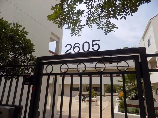 2605 Enfield Rd Austin, TX 78703 photo 2