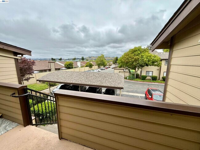 3835 Yorkshire St San Leandro, CA 94578 photo 4