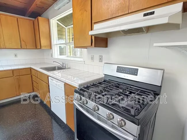 1526 Visalia Ave Richmond, CA 94801 photo 5