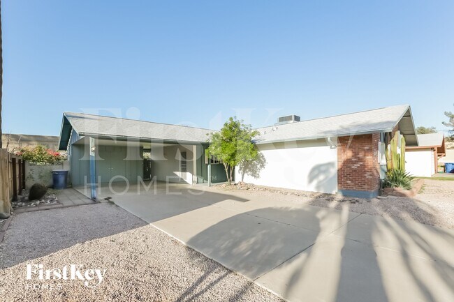 614 E Greenway Dr Tempe, AZ 85282 photo 5