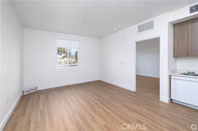 4933 N River Rd Oceanside, CA 92057 photo 3