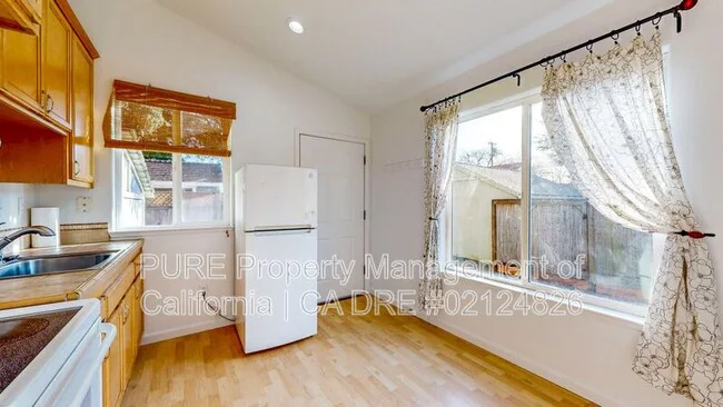 1132 Humboldt St Santa Rosa, CA 95404 photo 4