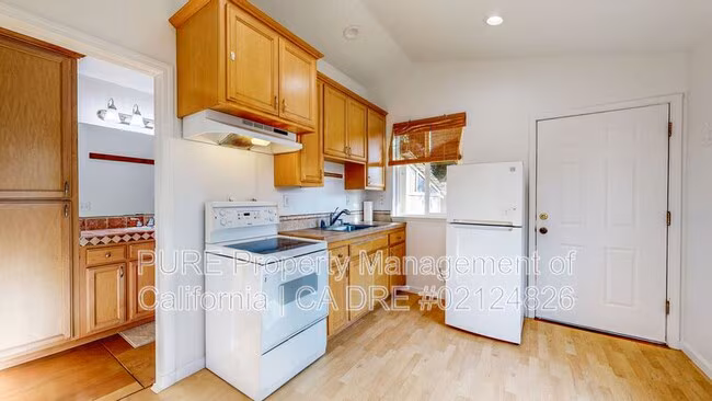 1132 Humboldt St Santa Rosa, CA 95404 photo 3
