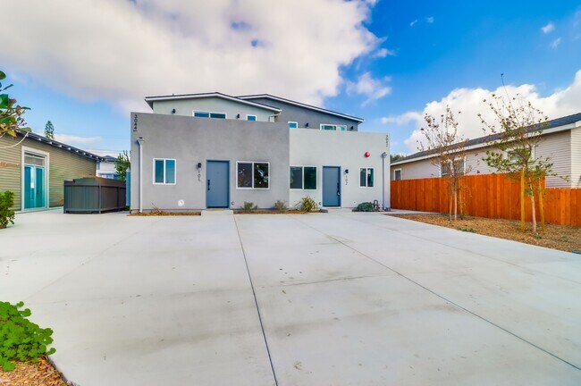 3042-3044 J St San Diego, CA 92102 photo 2