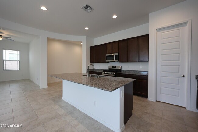 7683 W Smoketree Dr Peoria, AZ 85383 photo 5
