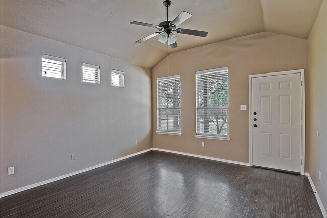 1300 Piedmont Dr Mansfield, TX 76063 photo 2