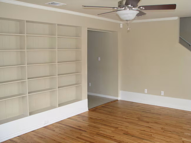 907 W 30th St Austin, TX 78705 photo 5