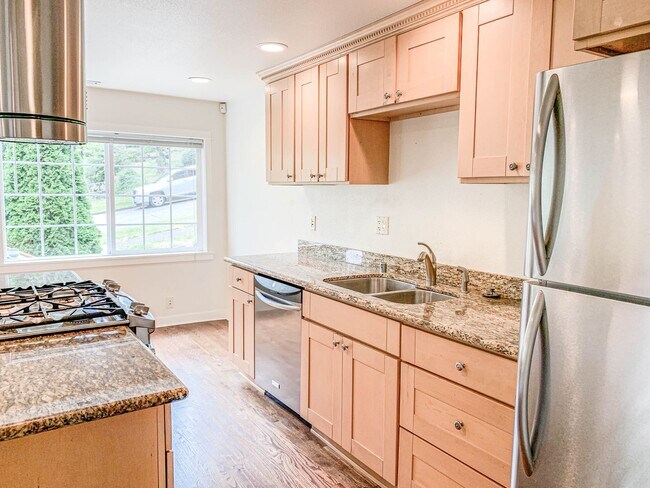 2718 E Olive St Seattle, WA 98122 photo 4