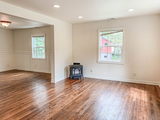 2718 E Olive St Seattle, WA 98122 photo 5