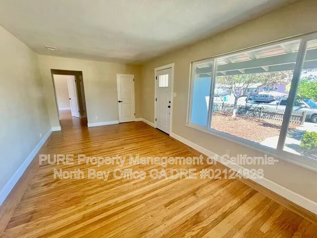 1521 E Madison St Petaluma, CA 94954 photo 3
