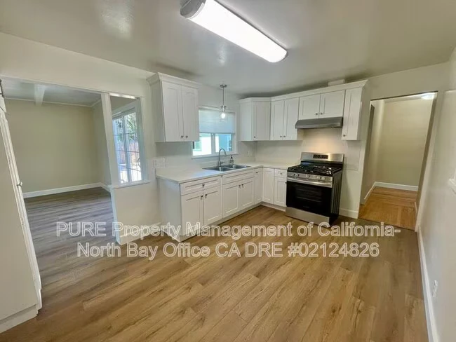 1521 E Madison St Petaluma, CA 94954 photo 5