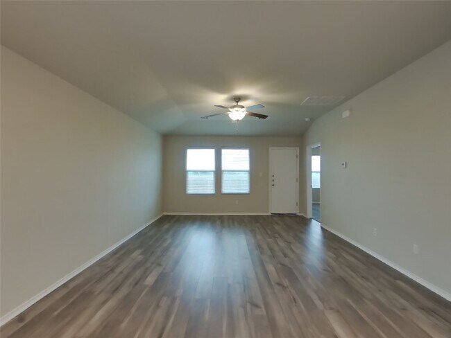 5209 Sidesaddle Dr Georgetown, TX 78626 photo 4