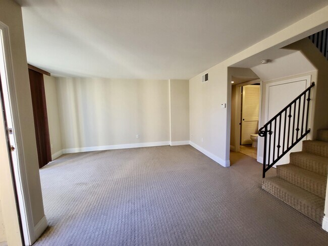 3957 Nobel Dr San Diego, CA 92122 photo 3