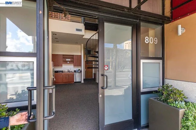 809 Clay St Oakland, CA 94607 photo 3