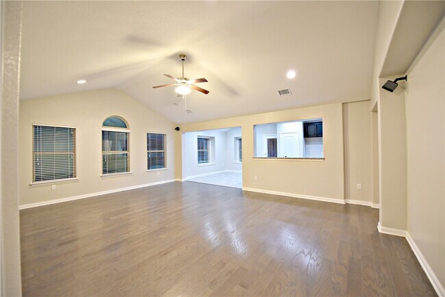 2417 Muzzie Ln Leander, TX 78641 photo 5