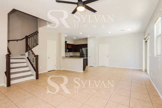 2806 N 73rd Dr Phoenix, AZ 85035 photo 4