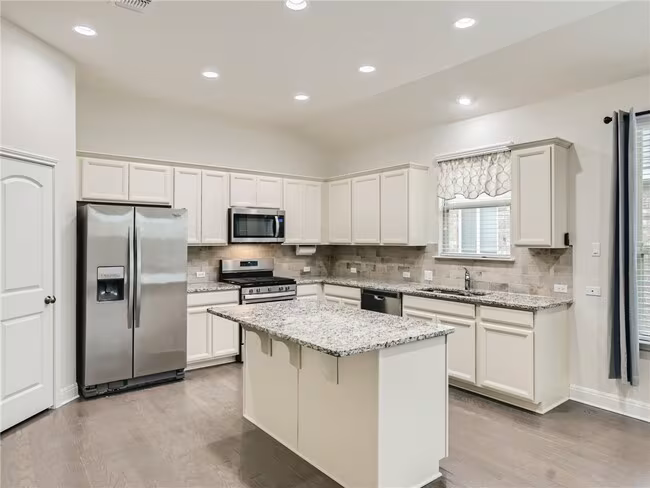 1005 McCormick Cv Hutto, TX 78634 photo 4