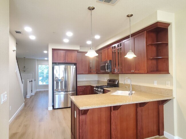 41 Esfahan Dr San Jose, CA 95111 photo 3