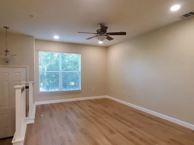 41 Esfahan Dr San Jose, CA 95111 photo 2