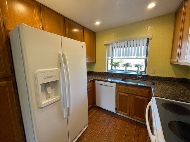 7625 Arbor Creek Circle, Dublin, CA 94568 photo 3