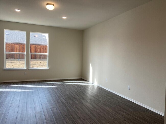 2008 Hummingbird Street, Princeton, TX 75407 photo 4