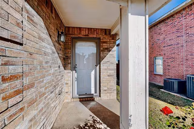 2016 Swenson Ct Grand Prairie, TX 75052 photo 4
