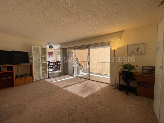 294 Chambers St El Cajon, CA 92020 photo 2