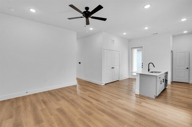 1713 Bernard Street, Garland, TX 75089 photo 4